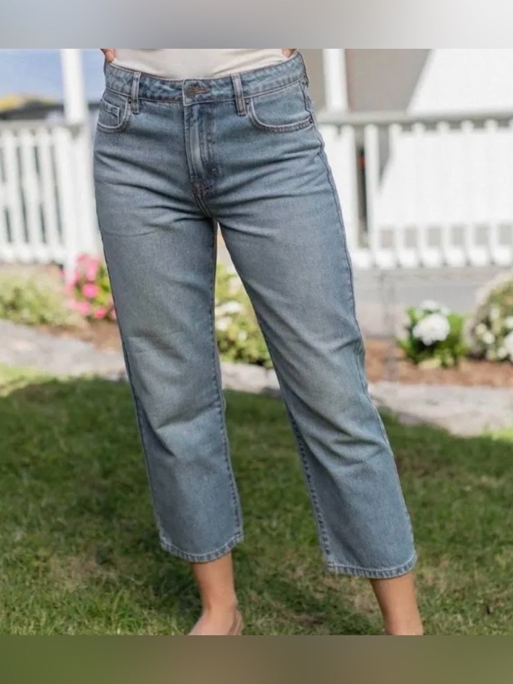 Neuflora “Dakota” Cropped Women’s Jeans- NEW WITH TAGS